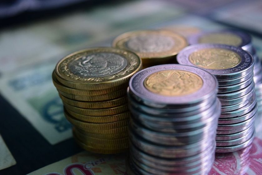 Investir com R$ 100: por onde começar sem cair em furada